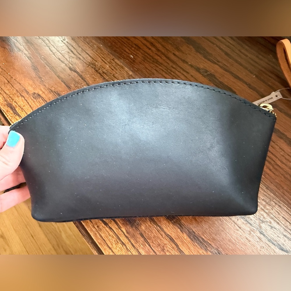 Portland Leather Black Zippered Pouch
